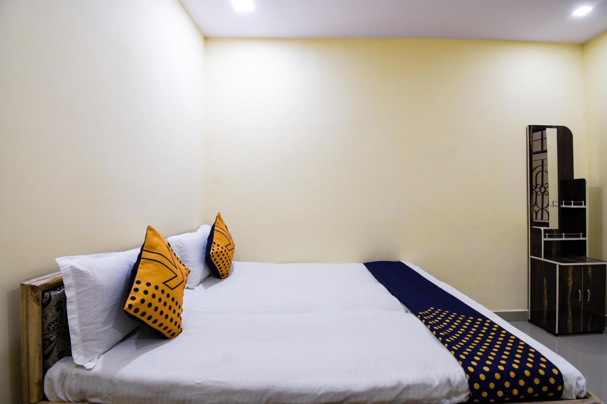 Hotel O Gaurav Guest House Nagpur Bagian luar foto